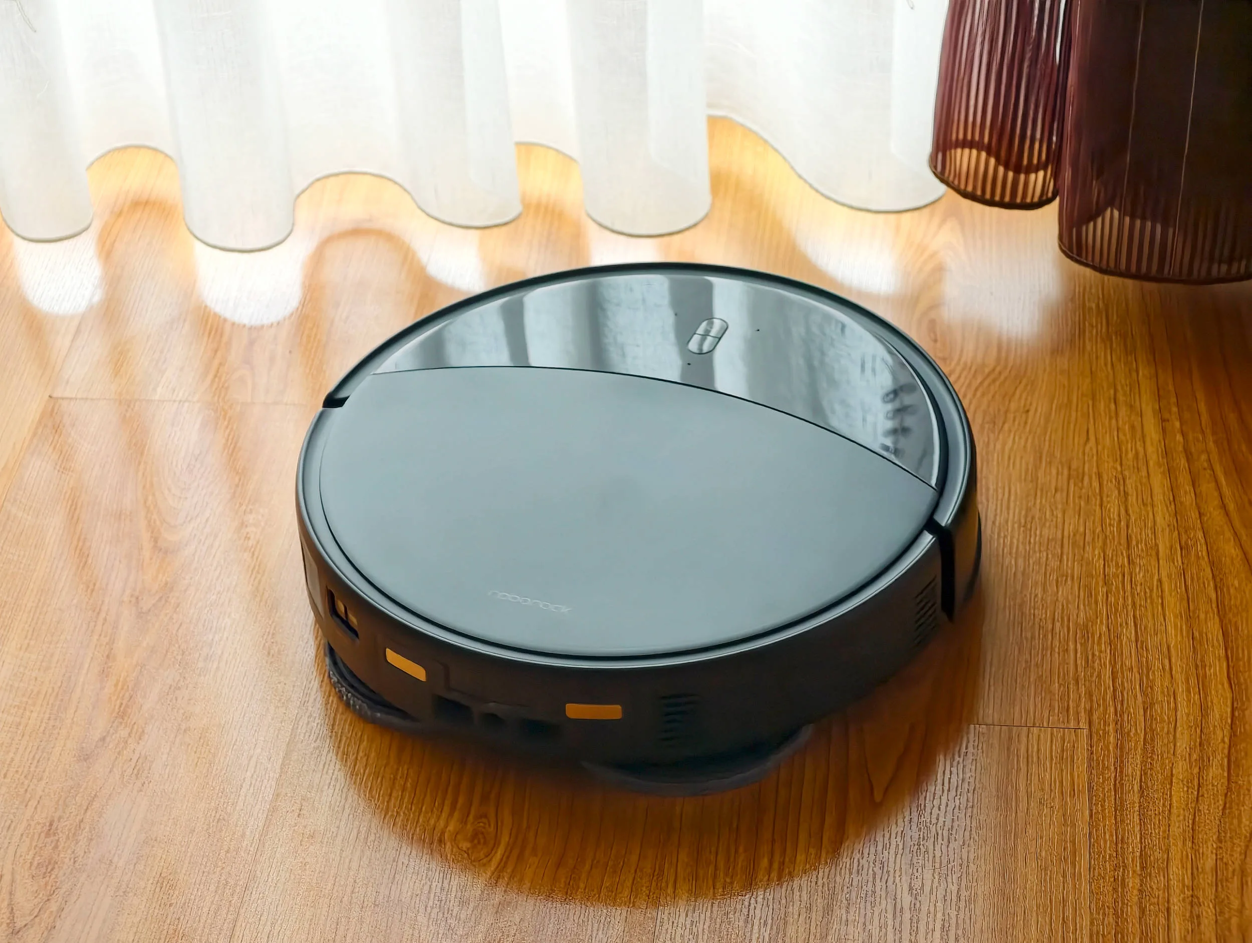 Roborock Saros 20, el robot aspirador que, literalmente, se salta cualquier umbral - Análisis Saros 20 Set