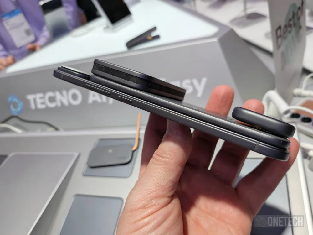 Tecno se lleva todos los focos con su teléfono modular en el MWC 2026