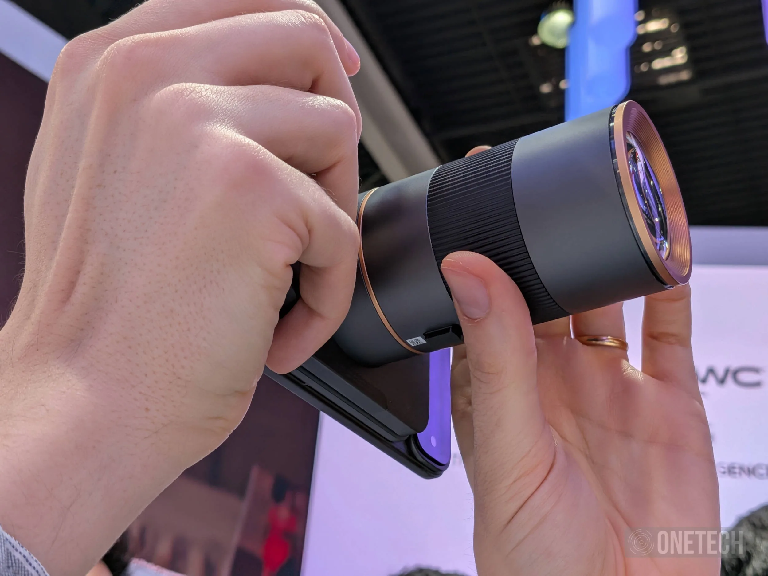 Tecno se lleva todos los focos con su teléfono modular en el MWC 2026