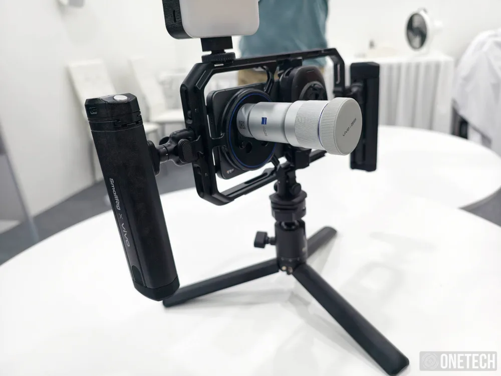 El Vivo X300 Ultra sorprende en el MWC 2026 con un telefoto extender de 400mm y una promesa: vas a oír hablar mucho de él El Vivo X300 Ultra sorprende en el MWC 2026 con un telefoto extender de 400mm y una promesa: vas a oír hablar mucho de él