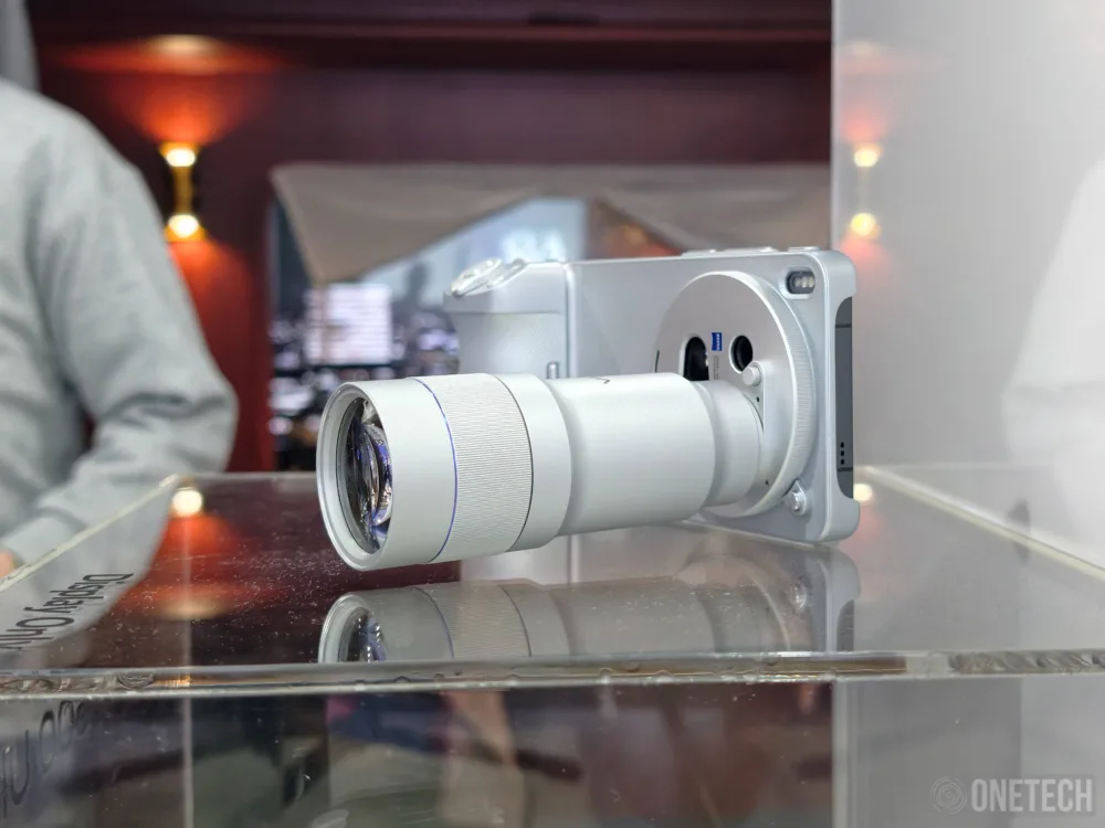 El Vivo X300 Ultra sorprende en el MWC 2026 con un telefoto extender de 400mm y una promesa: vas a oír hablar mucho de él El Vivo X300 Ultra sorprende en el MWC 2026 con un telefoto extender de 400mm y una promesa: vas a oír hablar mucho de él